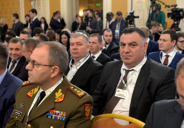 11-12 квітня 2019 проходить 12-ий Київський Безпековий Форум, організований Фондом Арсенія Яценюка «Відкрий Україну». Народний депутат України Хвича Мепарішвілі.