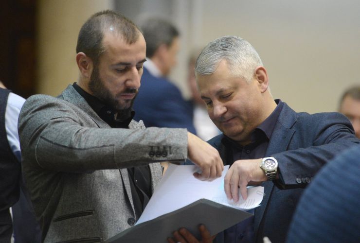11 квітня 2019 пленарне засідання Верховної Ради України.
Голова Верховної Ради Андрій Парубій запросив на трибуну голову Комітету з питань культури і духовності Миколу Княжицького. 
Парламент перейшов до розгляду проекту Закону про забезпечення функціонування української мови як державної (№ 5670-д), розгляд якого у другому читанні було розпочато 28 лютого.
Сергій Рибалка РП, Роман Романюк РП.