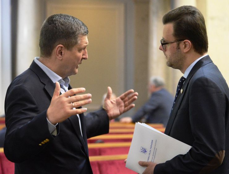 11 квітня 2019 пленарне засідання Верховної Ради України.
Голова Верховної Ради Андрій Парубій запросив на трибуну голову Комітету з питань культури і духовності Миколу Княжицького. 
Парламент перейшов до розгляду проекту Закону про забезпечення функціонування української мови як державної (№ 5670-д), розгляд якого у другому читанні було розпочато 28 лютого.
Ігор Попов позафр., Віктор Галасюк РП.