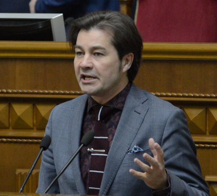 12 квітня 2019 пленарне засідання Верховної Ради України.
Голова Верховної Ради України Андрій Парубій повідомив, що у сесійні залі присутні члени Кабінету Міністрів на чолі з Прем'єр-міністром В.Гройсманом.
