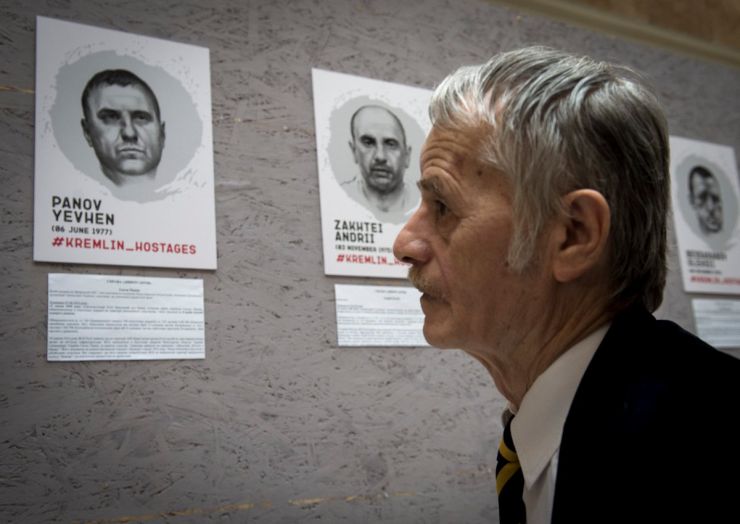 18 квітня 2019 у Приміщені Інституту міжнародних відносин відбулось відкриття експозиції портретів «Бранці Кремля» та демонстрація документального фільму «Крим. Вкрадений півострів». Також відбулася міжнародна науково-практична конференція «Деокупація і реінтеграція інформаційного простору Криму: Міжнародно-правові та медіакомунікативні інструменти».