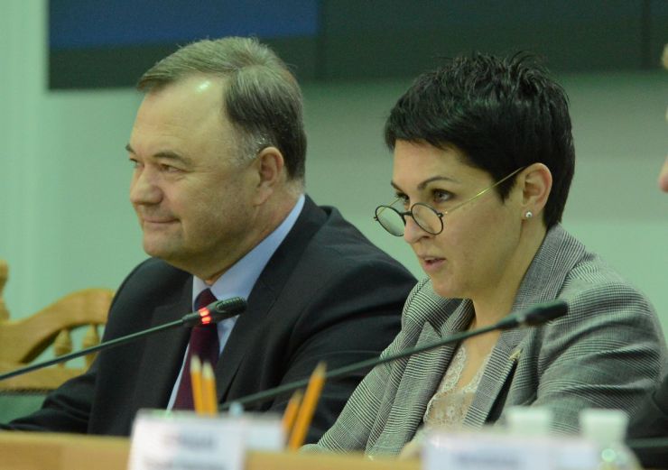 22 квітня 2019 відбулося чергове засідання Центральної виборчої комісії на якому розглянули ряд поточних питань, в тому числі прийняття та оголошення протоколів окружних виборчих комісій про підсумки повторного голосування 21 квітня 2019 року з чергових виборів Президента України 31 березня 2019 року. Голова Центральної виборчої комісії Тетяна Сліпачук, заступник Голови Центральної виборчої комісії Олег Конопольський.