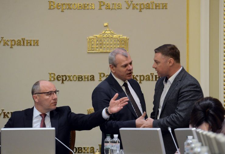 22 квітня 2019 засідання погоджувальної ради у Верховній Раді України. Андрій Парубій, Микола Величкович (НФ), Віталій Купрій.