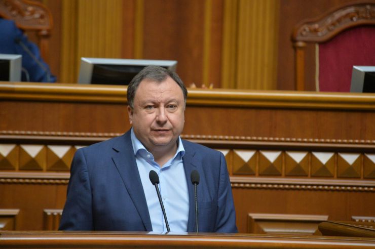 23 квітня 2019 пленарне засідання Верховної Ради України.
Парламент перейшов до розгляду проекту Закону про забезпечення функціонування української мови як державної (№ 5670-д), розгляд якого у другому читанні було розпочато 28 лютого.
Микола Княжицький.