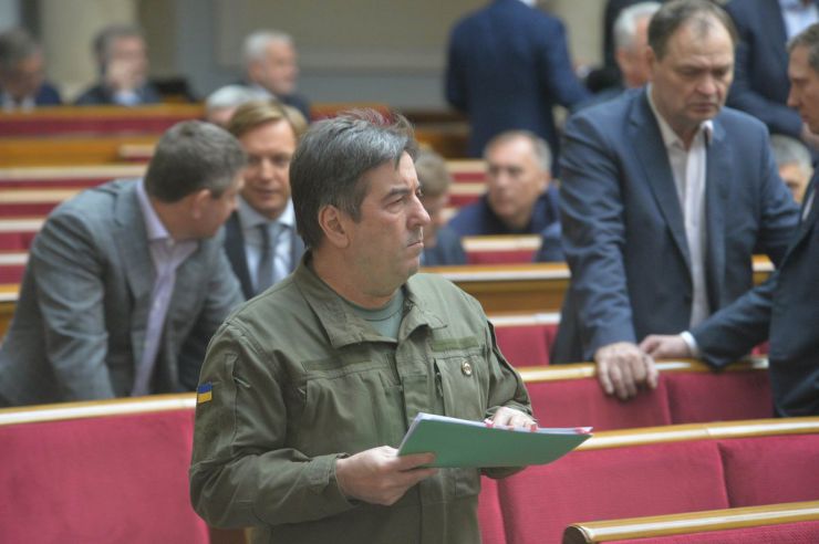 23 квітня 2019 пленарне засідання Верховної Ради України.
Парламент перейшов до розгляду проекту Закону про забезпечення функціонування української мови як державної (№ 5670-д), розгляд якого у другому читанні було розпочато 28 лютого.
