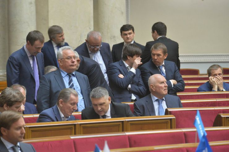 23 квітня 2019 пленарне засідання Верховної Ради України.
Парламент перейшов до розгляду проекту Закону про забезпечення функціонування української мови як державної (№ 5670-д), розгляд якого у другому читанні було розпочато 28 лютого.
