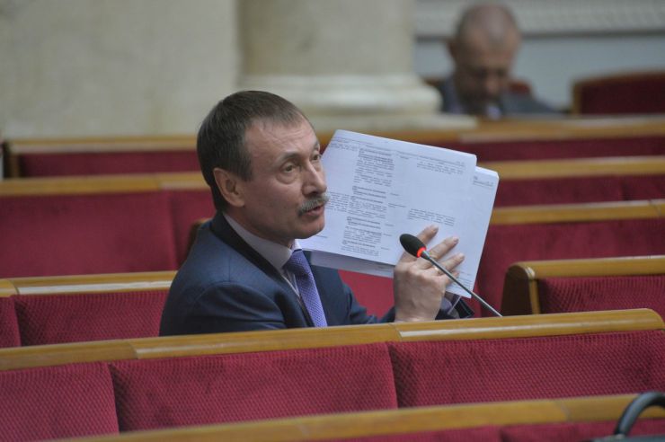 24 квітня 2019 пленарне засідання Верховної Ради України.
Парламент перейшов до розгляду проекту Закону про забезпечення функціонування української мови як державної (№ 5670-д), розгляд якого у другому читанні було розпочато 28 лютого.
Голова Верховної Ради запросив на трибуну голову Комітету з питань культури і духовності Миколу Княжицького. Михайло Папієв – ОБ.