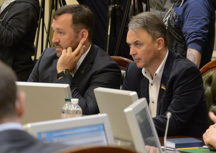 13 травня 2019 засідання Погоджувальної ради у Верховній Раді України.
Віктор Кривенко (поз.), Ігор Лапін (НФ).