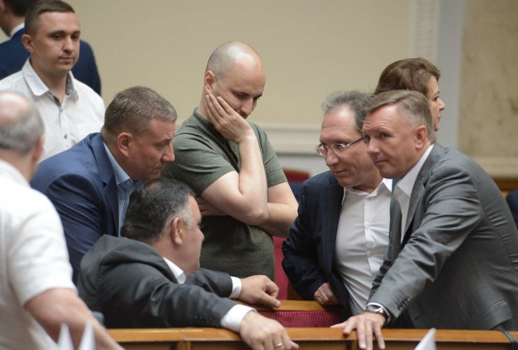 22 травня 2019 позачергове пленарне засідання Верховної Ради України.
Для участі у позачерговому засіданні зареєструвалося 240 народних депутатів.
Голова Верховної Ради України Андрій Парубій у зв'язку з вимогою Президента України про скликання позачергового пленарного засідання Верховної Ради України восьмого скликання та відповідно до частини восьмої статті 19 Регламенту Верховної Ради України відкрив позачергове засідання. Роман Заставний НФ, Хвича Мепарішвілі НФ, Бабій Юрій НФ, Олег Кришин НФ, Олександр Горбунов НФ.