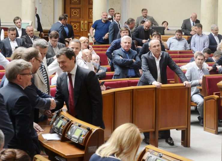 22 травня 2019 позачергове пленарне засідання Верховної Ради України.
Для участі у позачерговому засіданні зареєструвалося 240 народних депутатів.
Голова Верховної Ради України Андрій Парубій у зв'язку з вимогою Президента України про скликання позачергового пленарного засідання Верховної Ради України восьмого скликання та відповідно до частини восьмої статті 19 Регламенту Верховної Ради України відкрив позачергове засідання.