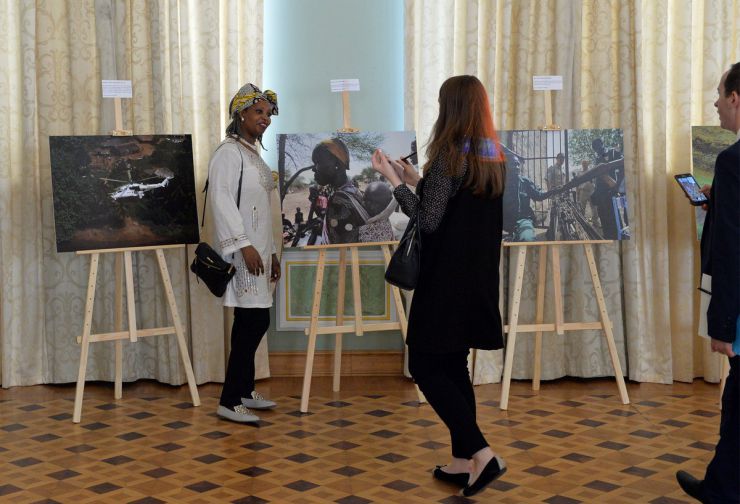 23 травня 2019 у Великій актовій залі Дипломатичної академії України імені Геннадія Удовенка при Міністерстві закордонних справ України за участю керівництва МЗС України відбувся захід з нагоди відзначення Дня Африки – 2019.
Програмою заходу передбачено ознайомлення з фотовиставкою Олександра Клименка на тему «Участь України в операціях ООН з підтримання миру в Африці», організованою за сприяння МЗС України.
У заході взяли участь очільники посольств країн Африканського континенту та міжнародних організацій, акредитованих в Україні.