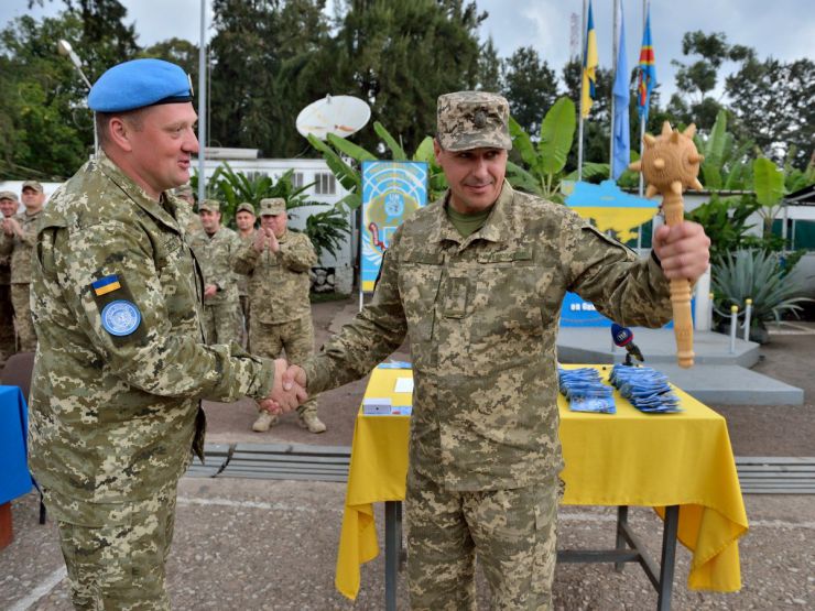 23 травня 2019 у Великій актовій залі Дипломатичної академії України імені Геннадія Удовенка при Міністерстві закордонних справ України за участю керівництва МЗС України відбувся захід з нагоди відзначення Дня Африки – 2019.
Програмою заходу передбачено ознайомлення з фотовиставкою Олександра Клименка на тему «Участь України в операціях ООН з підтримання миру в Африці», організованою за сприяння МЗС України.
У заході взяли участь очільники посольств країн Африканського континенту та міжнародних організацій, акредитованих в Україні. 25 жовтня 2018, Демократична Республіка Конго, Гома. Під час проведення ротації 18-го окремого вертольотного загону ЗСУ  MONUSCO командир загону 8-ї ротації полковник Григорій Ситник передає символічний знак влади командиру загону 9-ї ротації  полковнику Віталію Цапку.