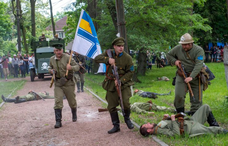 25 травня 2019 місто Боярка (Київська обл.). У рамках IV Всеукраїнського історично-музичного фестиваля «Під Покровом Тризуба» у Боярці що на Київщині, відбувся перший open-air 2019 року. Безумовно родзинкою цьогорічного дійства стала військово-історична реконструкція бою травня 1920 року. 