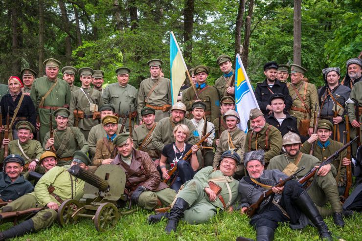 25 травня 2019 місто Боярка (Київська обл.). У рамках IV Всеукраїнського історично-музичного фестиваля «Під Покровом Тризуба» у Боярці що на Київщині, відбувся перший open-air 2019 року. Безумовно родзинкою цьогорічного дійства стала військово-історична реконструкція бою травня 1920 року. 