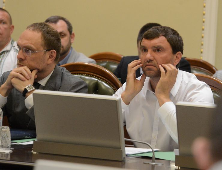 27 травня 2019 засідання погоджувальної ради у Верховній Раді України.
Сергій Власенко (Б), Андрій Іванчук (НФ).