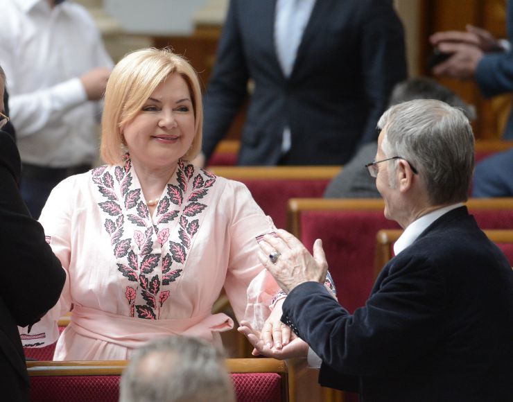 Пленарне засідання Верховної Ради України.
Голова Верховної Ради України Андрій Парубій відкрив ранкове засідання. 
Головуючий повідомив, що учора пізно ввечері у Рівненській області під час навчально-тренувального польоту зазнав аварії вертоліт МІ-8 Сухопутних військ Збройних Сил України. Загинули командир 16-ї окремої бригади армійської авіації Сухопутних військ ЗСУ Ігор Мазепа і члени екіпажу Павло Дацюк, Володимир Попенко, Василь Ромененко. 
А.Парубій від імені Верховної Ради висловив співчуття родинам та близьким загиблих військовослужбовців. 
Народні депутати хвилиною мовчання вшанували пам'ять військовослужбовців. 
Прийнято Закон 