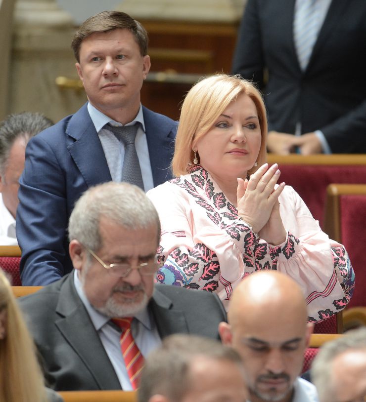 Пленарне засідання Верховної Ради України.
Голова Верховної Ради України Андрій Парубій відкрив ранкове засідання. 
Головуючий повідомив, що учора пізно ввечері у Рівненській області під час навчально-тренувального польоту зазнав аварії вертоліт МІ-8 Сухопутних військ Збройних Сил України. Загинули командир 16-ї окремої бригади армійської авіації Сухопутних військ ЗСУ Ігор Мазепа і члени екіпажу Павло Дацюк, Володимир Попенко, Василь Ромененко. 
А.Парубій від імені Верховної Ради висловив співчуття родинам та близьким загиблих військовослужбовців. 
Народні депутати хвилиною мовчання вшанували пам'ять військовослужбовців. 
Прийнято Закон 