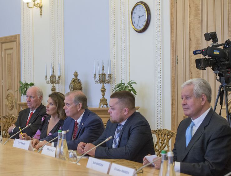 Зустріч Голови Верховної Ради України Андрія Парубія з міжнародною делегацією, яка прибула для участі в VIII Національному Молитовному Сніданку України на чолі з конгресменом США від штату Мічіган Тімом Уолбергом

У зустрічі взяли участь: Павло Унгурян - народний депутат України, член депутатської фракції Політичної партії «Народний фронт», координатор Національного Молитовного Сніданку України, Тім Уолберг-Конгресмен США від штату Мічіган, Боб Макюен - Конгресмен США п’ятьох скликань, голова Ради з питань національної політики США, Даг Бьорлі - Керівник оргкомітету Президентського Національного Молитовного Сніданку США.