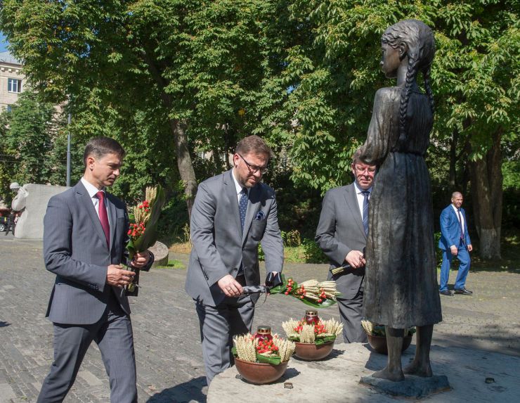 8 червня 2019 Х Сесія Міжпарламентської асамблеї Верховної Ради України, Сейму Литовської Республіки та Сейму і Сенату Республіки Польща «Безпека. Розвиток. Демократія. Сильні разом».
Церемонія вшанування пам’яті  жертв Голодомору.
