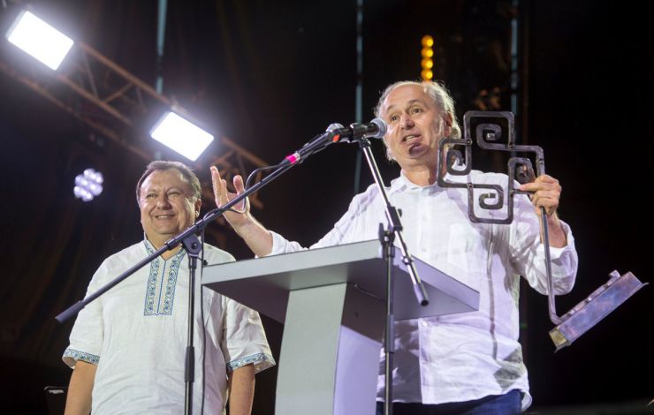 15 червня 2019 ІІ Міжнародний форум Via Carpatia 2019 року у смт. Верховина Івано-Франківської області.
Церемонія нагородження премією імені Станіслава Вінценза «За гуманістичне служіння та внесок у розвиток регіонів».
Микола Княжицький Голова Комітету з питань культури і духовності, народний депутат України та Іван Малкович, український поет і видавець, власник і директор видавництва А-ба-ба-га-ла-ма-га. Лауреат Національної премії України імені Тараса Шевченка.