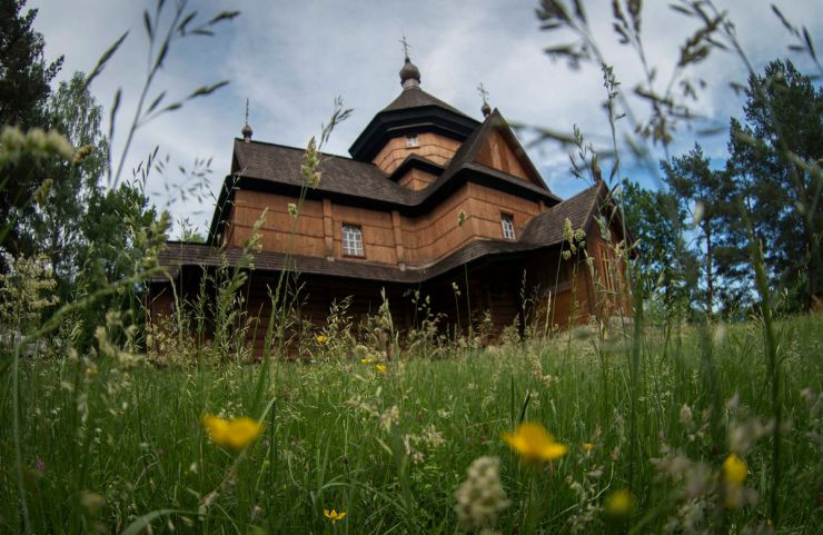 15 червня 2019 ІІ Міжнародний форум Via Carpatia 2019 року у смт. Верховина Івано-Франківської області.
Храм Різдва Пресвятої Богородиці в селі Криворівня Верховинського району, настоятель Храму Іван Рибарук.