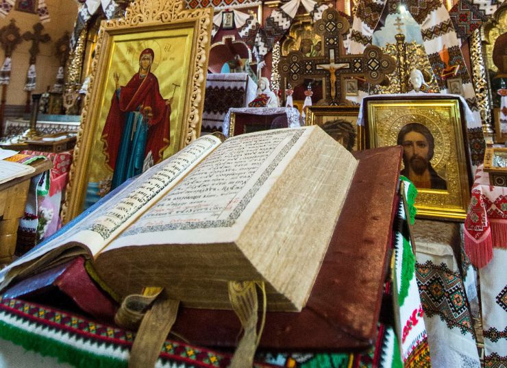15 червня 2019 ІІ Міжнародний форум Via Carpatia 2019 року у смт. Верховина Івано-Франківської області.
Храм Різдва Пресвятої Богородиці в селі Криворівня Верховинського району, настоятель Храму Іван Рибарук.
