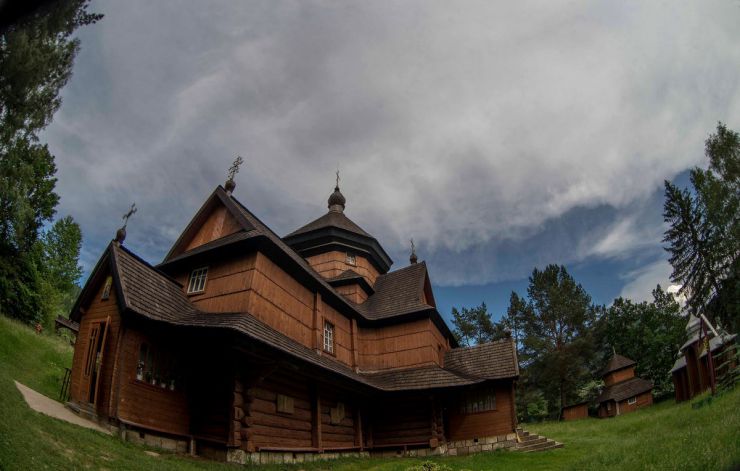 15 червня 2019 ІІ Міжнародний форум Via Carpatia 2019 року у смт. Верховина Івано-Франківської області.
Храм Різдва Пресвятої Богородиці в селі Криворівня Верховинського району, настоятель Храму Іван Рибарук.