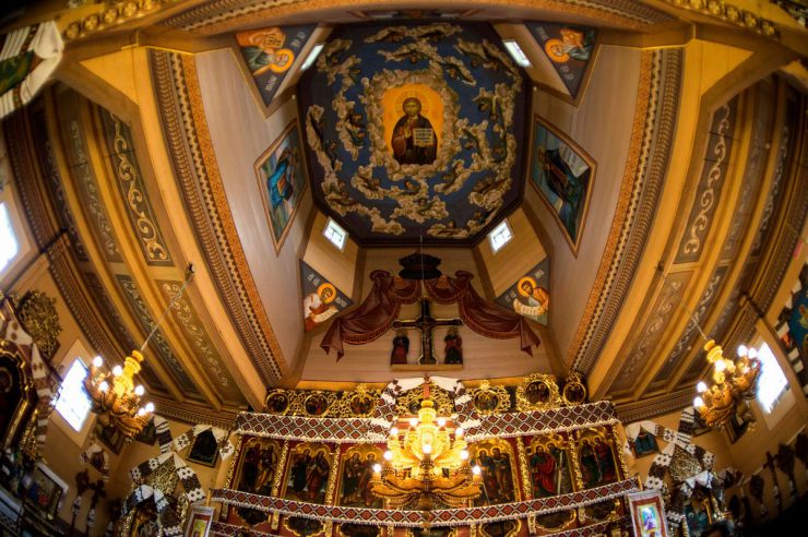 15 червня 2019 ІІ Міжнародний форум Via Carpatia 2019 року у смт. Верховина Івано-Франківської області.
Храм Різдва Пресвятої Богородиці в селі Криворівня Верховинського району, настоятель Храму Іван Рибарук.