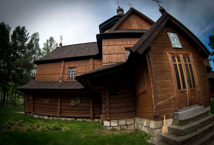 15 червня 2019 ІІ Міжнародний форум Via Carpatia 2019 року у смт. Верховина Івано-Франківської області.
Храм Різдва Пресвятої Богородиці в селі Криворівня Верховинського району, настоятель Храму Іван Рибарук.