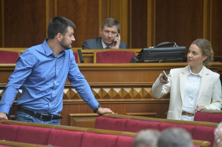 19 червня 2019 пленарне засідання Верховної Ради України.
Із трибуни Парламенту виступила Перший заступник Голови Верховної Ради Ірина Геращенко, яка поінформувала, що сьогодні, 19 червня, Міжнародний день боротьби з сексуальним насильством в умовах конфлікту, проголошений резолюцією Генеральної Асамблеї ООН від 19 червня 2015 року з метою привернення додаткової уваги до проблеми сексуального насильства в умовах різних конфліктів.
Верховна Рада перейшла до розгляду у другому читанні проекту Виборчого кодексу №3112-1. Олександр Опанасенко, Олена Сотник - обидва Самопоміч.