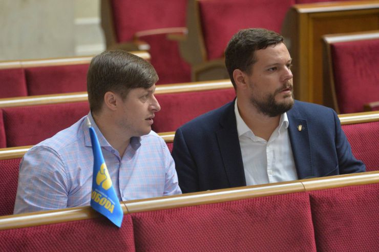 20 червня 2019 пленарне засідання Верховної Ради України.
Верховна Рада продовжила розгляд у другому читанні проекту Виборчого кодексу №3112-1.
Головуючий надав слово голові підкомітету Комітету з питань правової політики та правосуддя Олександру Черненку, який нагадав логіку розгляду законопроекту і перейшов до представлення правок. Олег Осуховський-позафрак., Андрій Іллєнко-позафрак.