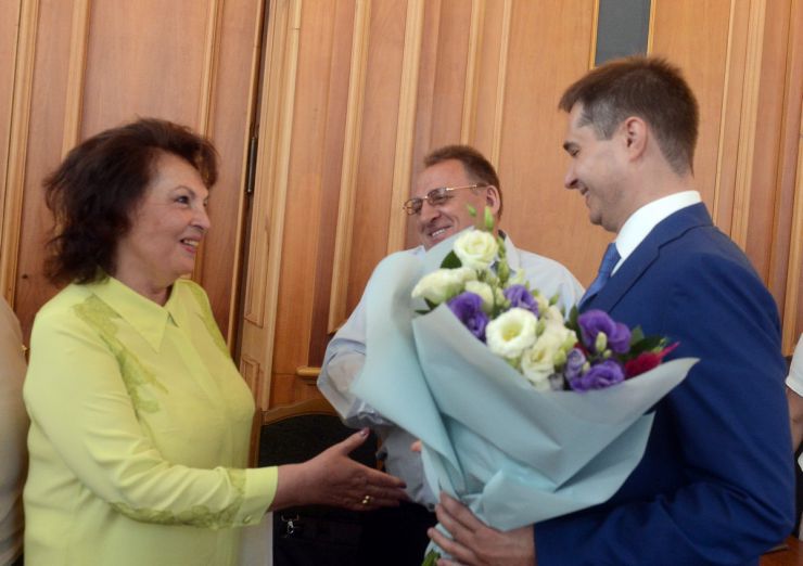 20 червня 2019 Перший конгрес парламентаристів на тему: «Українська політична еліта в умовах сучасних цивілізаційних викликів».
У рамках співпраці ГО «Академія парламентаризму» з Верховною Радою України, а також з нагоди Дня Конституції України та 10-річчя кафедри парламентаризму та політичного менеджменту Національної академії державного управління при Президентові України проводиться Перший конгрес парламентаристів на тему: «Українська політична еліта в умовах сучасних цивілізаційних викликів». Валентина Гошовська, президент ГО «Академія парламентаризму», доктор політичних наук, профессор та народний депутат Костянтин Іщейкін.