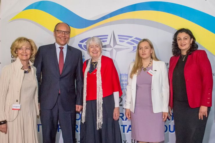 24 червня 2019 Голова Верховної Ради України Андрій Парубій взяв участь у засіданні Міжпарламентської Ради Україна-НАТО (23-25 червня, м. Львів). Національний університет «Львівська політехніка.
Райнел АНДРІЙЧУК Спів-президента Міжпарламентської Ради Україна-НАТО, Андрій ПАРУБІЙ, Голови Верховної Ради України, Мадлен МУН Президент ПА НАТО, НД України Оксана ЮРИНЕЦЬ, Голова української делегації в ПА НАТО, Іванна КЛИМПУШ-ЦИНЦАДЗЕ, Віце-прем’єр-міністр з питань європейської та євроатлантичної інтеграції України.