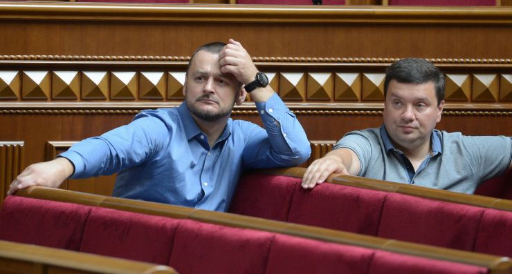 3 липня 2019 пленарне засідання Верховної Ради України.
Народні депутати продовжують розгляд у другому читанні проекту Виборчого кодексу №3112-1. 
Головуючий надав слово голові підкомітету Комітету з питань правової політики та правосуддя Олександру Черненку, який доповідає про кожну з правок проекту, яка ставиться на голосування. 
Парламентарії розпочали розгляд з 2301-ї правки. Олександр Опанасенко, Олександр Данченко САМ.