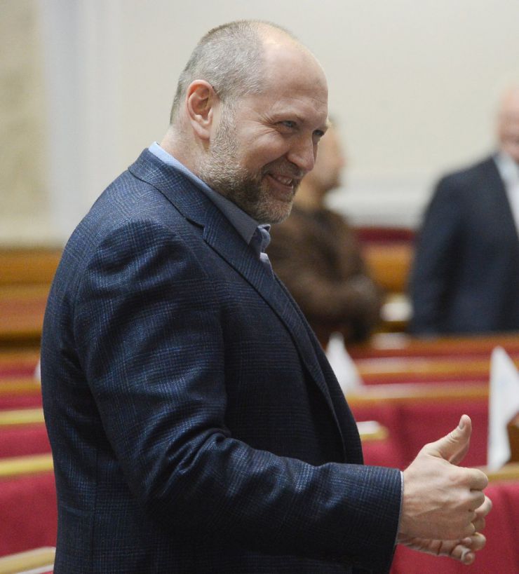 10 липня 2019 пленарне засідання Верховної Ради України.
Головуючий надав слово голові підкомітету Комітету з питань правової політики та правосуддя Олександру Черненку, який доповідає правки до проекту Виборчого кодексу.
Народні депутати розпочали розгляд з 4150-ї правки.