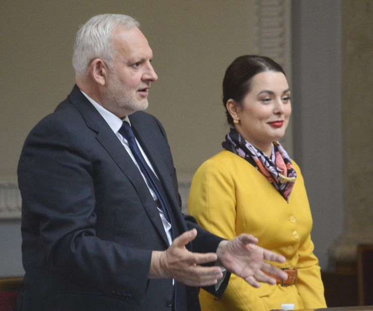 10 липня 2019 пленарне засідання Верховної Ради України.
Головуючий надав слово голові підкомітету Комітету з питань правової політики та правосуддя Олександру Черненку, який доповідає правки до проекту Виборчого кодексу.
Народні депутати розпочали розгляд з 4150-ї правки.
