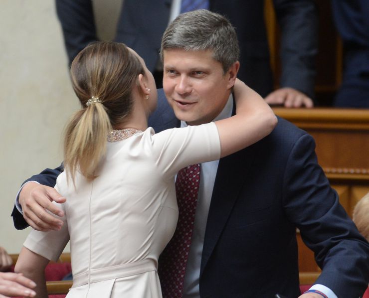 12 липня 2019 пленарне засідання Верховної Ради України.
Голова Верховної Ради України Андрій Парубій відкрив ранкове засідання. 
Головуючий повідомив, що в пленарному засіданні беруть участь члени Кабінету Міністрів на чолі з Віце-прем’єр-міністром - Міністром регіонального розвитку, будівництва та ЖКГ України Геннадієм Зубком.
Розпочалася 