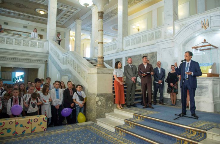 19 липня 2019 урочисте відкриття Освітнього центру Верховної Ради України.
В урочистій церемонії відкриття Освітнього центру взяли участь: Голова Верховної Ради України Андрій Парубій,
Голова Представництва Європейського Союзу в Україні Хюґ Мінґареллі.
На дітей очікують вікторини, ігри, цікава інформація і екскурсія. Кожна дитина напише побажання народним депутатам нового скликання і залишить їх на робочих місцях у сесійній залі.