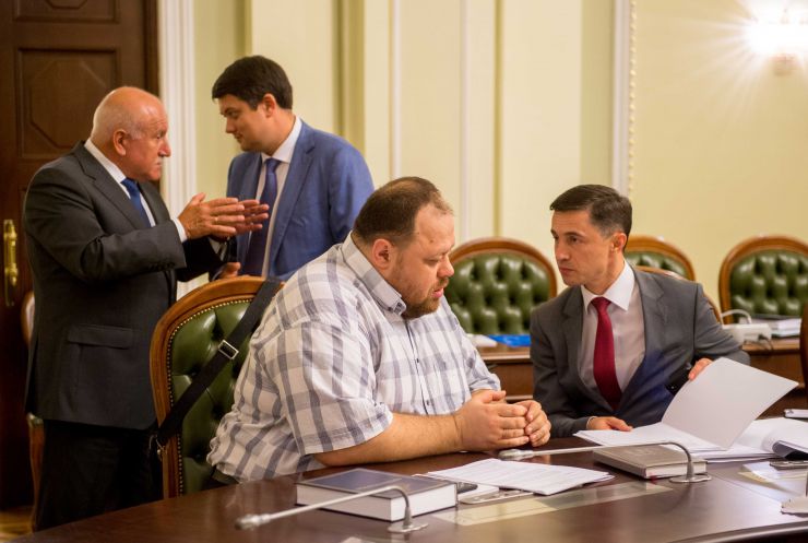 Голова Верховної Ради України Андрій Парубій скликав перше засідання Підготовчої депутатської групи з числа новообраних народних депутатів України.
У відповідності до вимог частини 2 статті 13 Регламенту Верховної Ради України до Підготовчої депутатської групи делеговані представники від політичних партій, котрі подолали п’ятивідсотковий бар’єр, а саме: 
