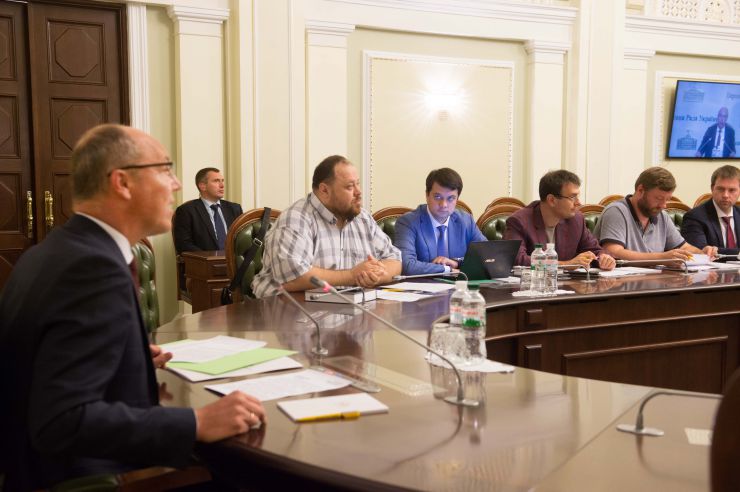 Голова Верховної Ради України Андрій Парубій скликав перше засідання Підготовчої депутатської групи з числа новообраних народних депутатів України.
У відповідності до вимог частини 2 статті 13 Регламенту Верховної Ради України до Підготовчої депутатської групи делеговані представники від політичних партій, котрі подолали п’ятивідсотковий бар’єр, а саме: 
