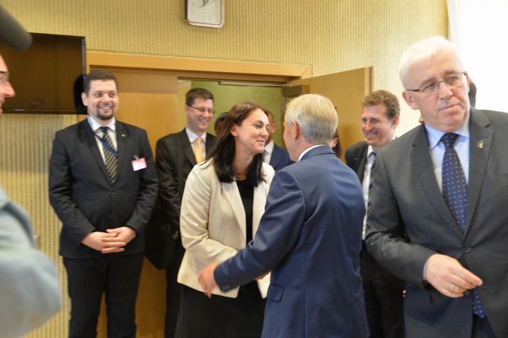 Голова Верховної Ради України Андрій Парубій здійснює візит до Литовської Республіки з метою участі у Третій міжнародній Конференції «Президента Валдаса Адамкуса». Програмою візиту також передбачені зустрічі зі Спікером Сеймаса Литовської Республіки Вікторасом Пранцкєтісом і депутатами Сеймаса - членами неформальної групи підтримки України у литовському парламенті «Pro Ukraine».

Щорічна конференція Президента Валдаса Адамкуса - найпрестижніша стратегічна щорічна подія, що проводиться у м. Вільнюс, Литовська Республіка. Щорічно організовується у серпні для відзначення Дня чорної стрічки як Європейського Дня Пам’яті. Захід збирає політичних діячів, журналістів та політичних аналітиків з усієї Європи та США, щоб обговорити теми, важливі не лише для Східної Європи, але й для всього трансатлантичного співтовариства. Ганна Гопко
