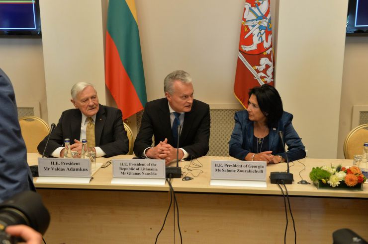 Голова Верховної Ради України Андрій Парубій здійснює візит до Литовської Республіки з метою участі у Третій міжнародній Конференції «Президента Валдаса Адамкуса». Програмою візиту також передбачені зустрічі зі Спікером Сеймаса Литовської Республіки Вікторасом Пранцкєтісом і депутатами Сеймаса - членами неформальної групи підтримки України у литовському парламенті «Pro Ukraine». Гітанас Науседа, Президент Литовської Республіки 