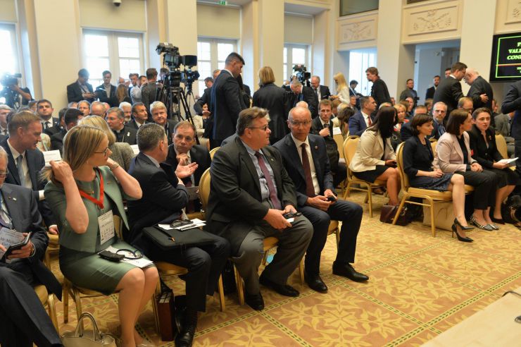 Голова Верховної Ради України Андрій Парубій здійснює візит до Литовської Республіки з метою участі у Третій міжнародній Конференції «Президента Валдаса Адамкуса». Програмою візиту також передбачені зустрічі зі Спікером Сеймаса Литовської Республіки Вікторасом Пранцкєтісом і депутатами Сеймаса - членами неформальної групи підтримки України у литовському парламенті «Pro Ukraine».