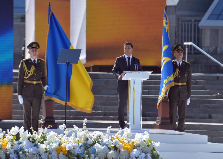 Участь Президента України Володимира Зеленського в урочистостях з нагоди 28-ї річниці Незалежності України.
Під час урочистостей до Дня Незалежності України Президент вручив державні нагороди військовим, поліцейським, рятувальникам, освітянам, медикам, волонтерам і спортсменам.
