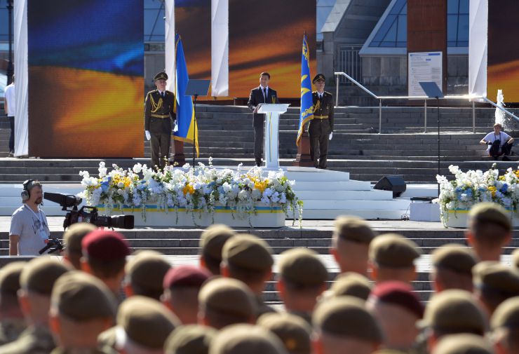 Участь Президента України Володимира Зеленського в урочистостях з нагоди 28-ї річниці Незалежності України.
Під час урочистостей до Дня Незалежності України Президент вручив державні нагороди військовим, поліцейським, рятувальникам, освітянам, медикам, волонтерам і спортсменам.
