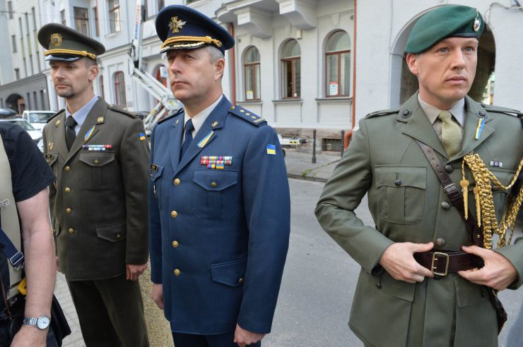 
Голова Верховної Ради України Андрій Парубій здійснює візит до Литовської Республіки з метою участі у Третій міжнародній Конференції «Президента Валдаса Адамкуса». 
День прапора в посольстві України в Литві
