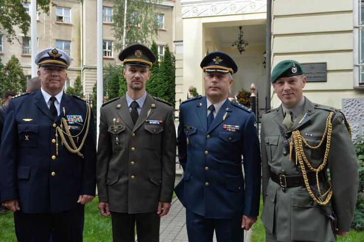 
Голова Верховної Ради України Андрій Парубій здійснює візит до Литовської Республіки з метою участі у Третій міжнародній Конференції «Президента Валдаса Адамкуса». 
День прапора в посольстві України в Литві
