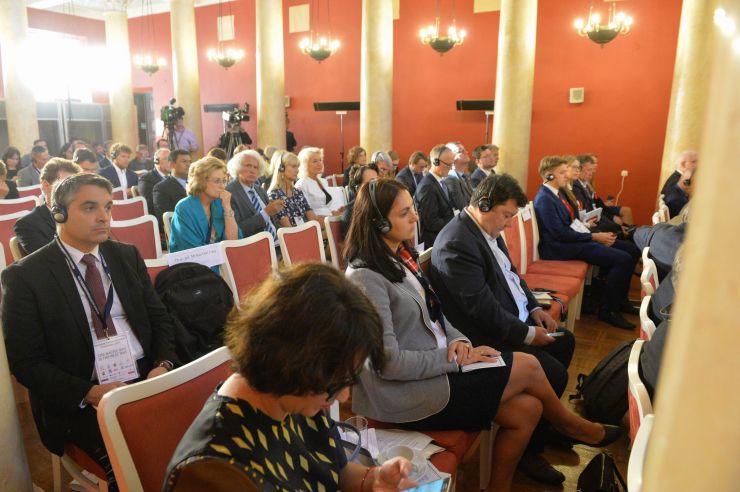 Голова Верховної Ради України Андрій Парубій здійснює візит до Литовської Республіки. Участь у Третій міжнародній Конференції «Президента Валдаса Адамкуса». Панель 4: Майбутнє Європейського Союзу: багатообіцяюче, похмуре або десь між ними? Панельна дискусія