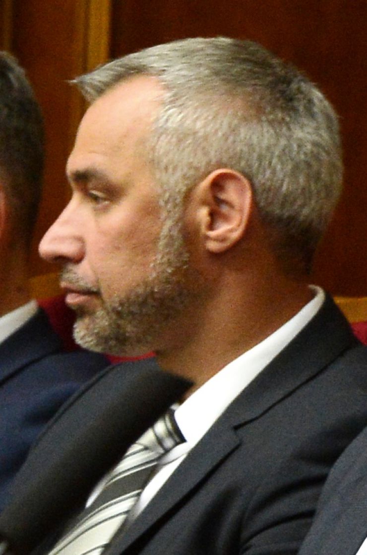 Перше засідання першої сесії Верховної Ради України дев’ятого скликання. Вечірнє засідання. Голова Верховної Ради оголосив, що у засіданні бере участь Президент України Володимир Зеленський.

Головуючий оголосив до розгляду питання про призначення Прем'єр-міністра України. 

Голова Верховної Ради повідомив, що до Президента України надійшло подання за підписом керівника депутатської фракції партії «Слуга народу» про призначення на посаду Прем'єр-міністра України Олексія Гончарука.

В.Зеленський підписав подання про призначення Олексія Гончарука на посаду Прем'єр-міністра України і пропонує народним депутатам підтримати це подання.
О.Гончарук виступив перед Верховною Радою. Зокрема, він розповів про своє бачення проблем економіки країни.

Верховна Рада України за поданням Прем’єр-міністра України затвердила Кабінет Міністрів України. За дане рішення проголосував 281 депутат.
Проект Постанови «Про призначення Баканова І.Г. на посаду Голови Служби безпеки України» (№1021) підтримали 319 народних депутатів.
Верховна Рада дала згоду на призначення Президентом України Р.Рябошапки на посаду Генерального прокурора. Дане рішення підтримали 312 народних депутатів. Р.Рябошапка
