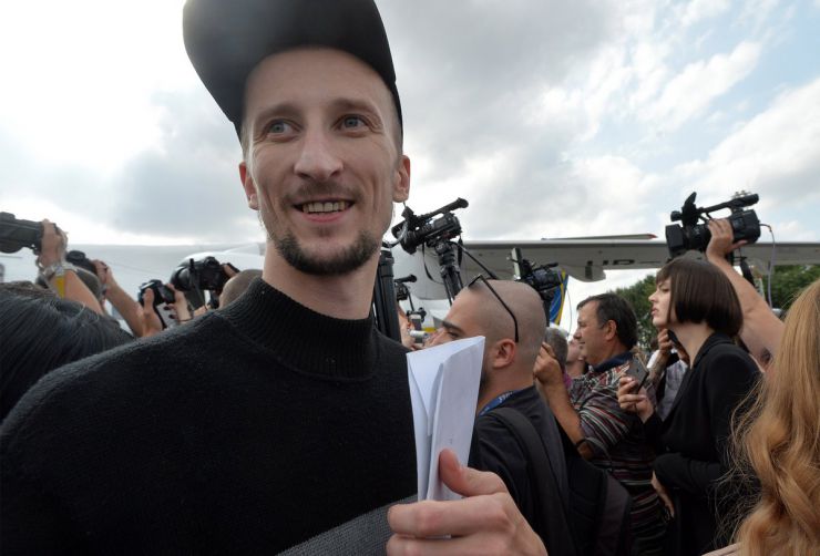 7 вересня 2019 у Київ в аеропорт Бориспіль прилетіли з московського полону 35 українських заручників, серед них 24 моряки захоплених суден у Керченській протоці.
Олександр Кольченко.